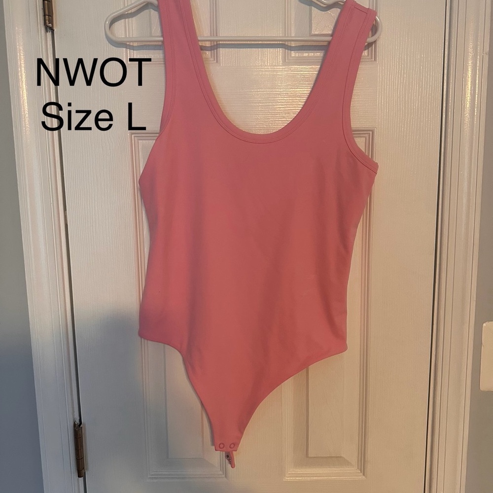Nuuds seamless scoop bodysuit